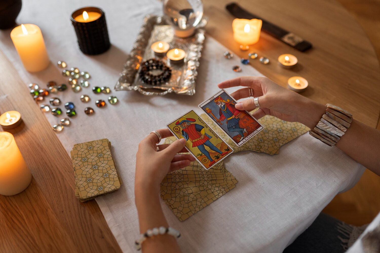 Séance de voyance avec cartes de tarot