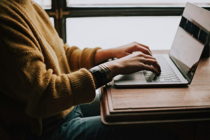Combien coûte vraiment une plateforme de formation en ligne en 2026 ? (Guide des prix)